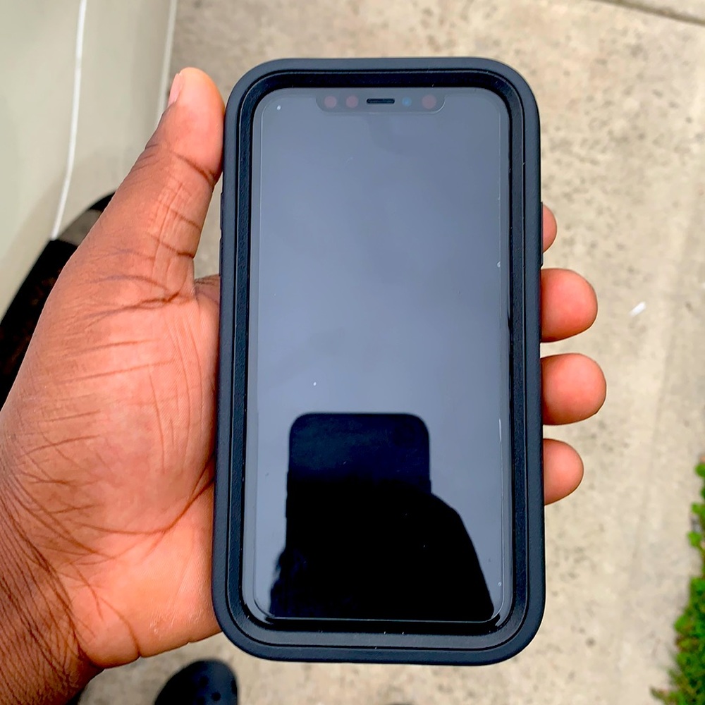 iPhone 11